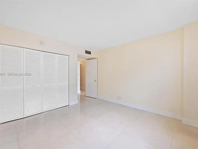 430 Golden Isles Dr #707 — Photo 9