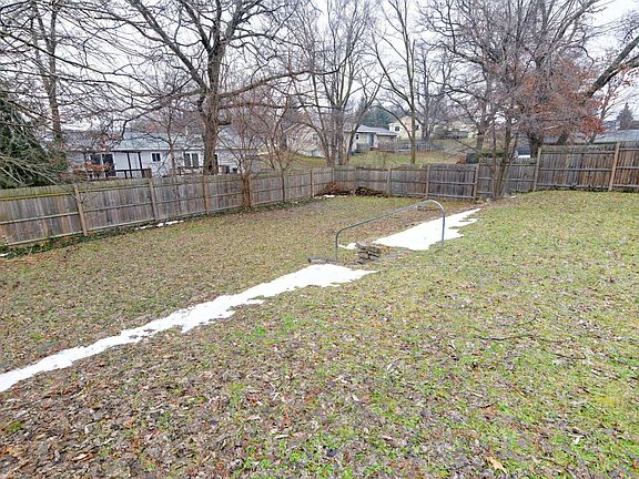 3rd image of 4219 Ambrose Ave NE