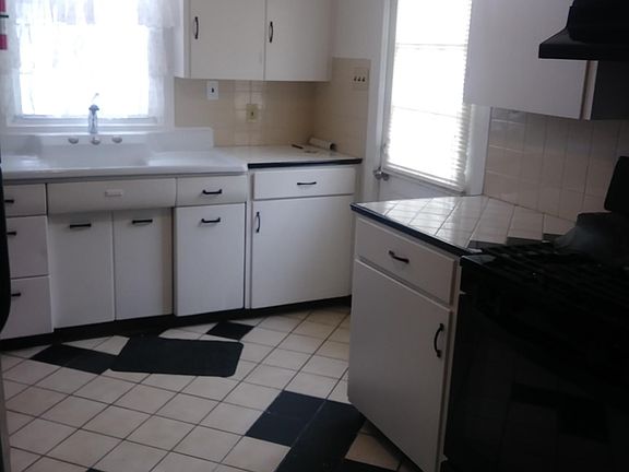 3rd image of 203 Drexel Ave Floor 1