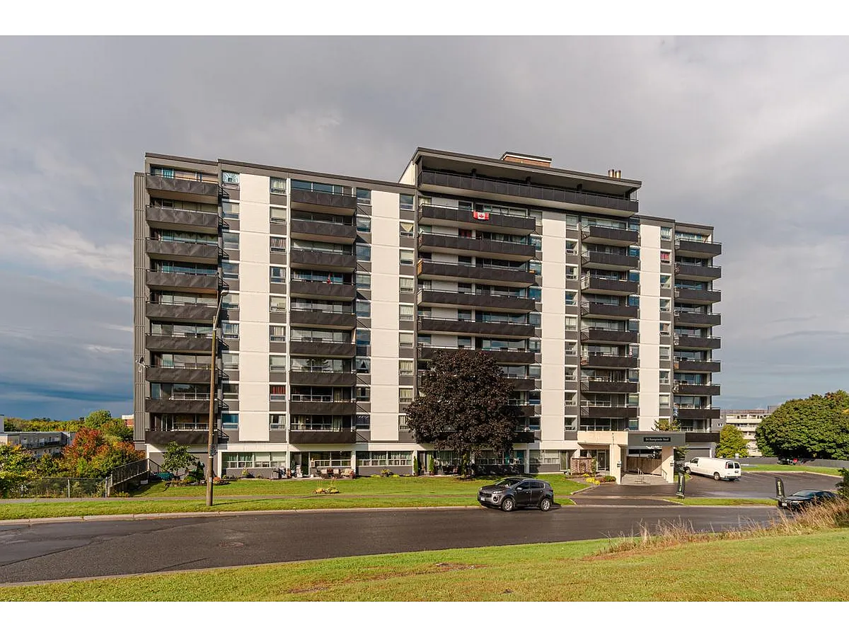 Building Photo - 84 Runnymede Rd