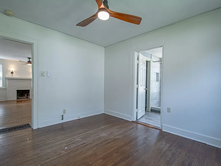 301 N Park St — Photo 27