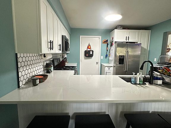 3rd image of 154 Harrow Dr