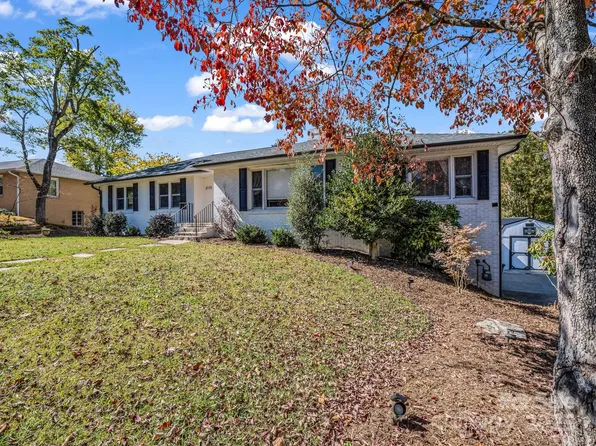 2115 N Stoney View Ct, Hendersonville, NC 28792