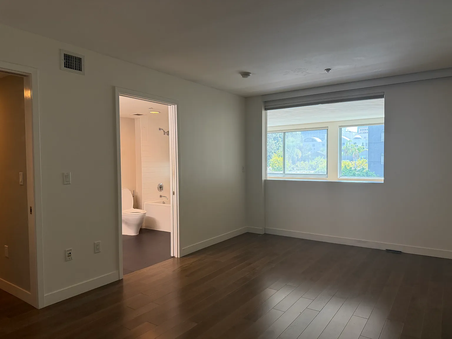 1 bed, 920 sqft, $2,680 — Photo 4