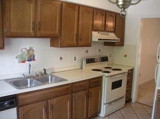 319 Stanley Plaza Blvd, Newark, DE 19713