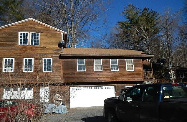 2nd image of 104 Pleasant St
