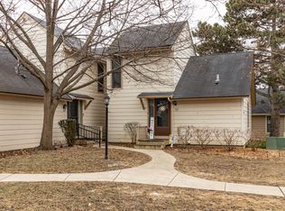 727 Colby Ct, Gurnee, IL 60031