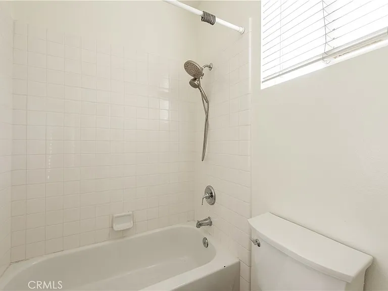 32 Sebastian — Photo 14