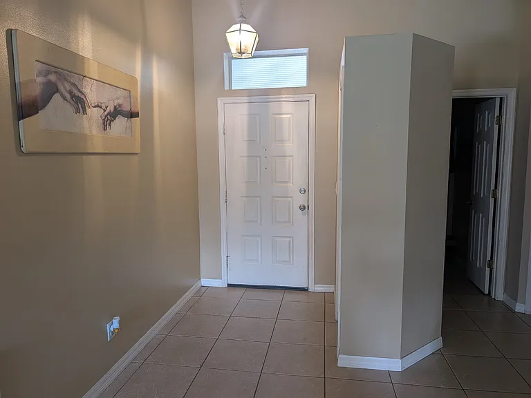 880 Villa Dr — Photo 2