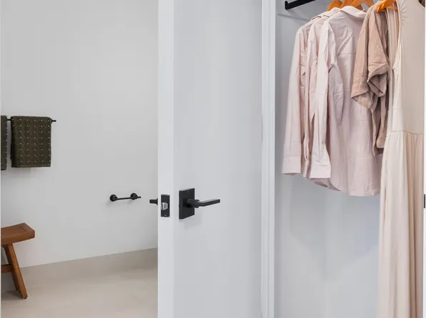 504 Sackett Street image 8 of 27