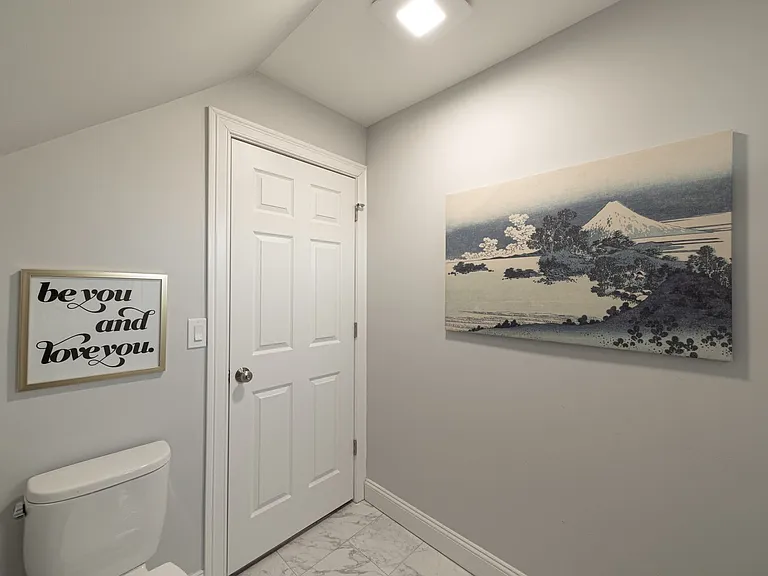 584 Orange Street — Photo 27
