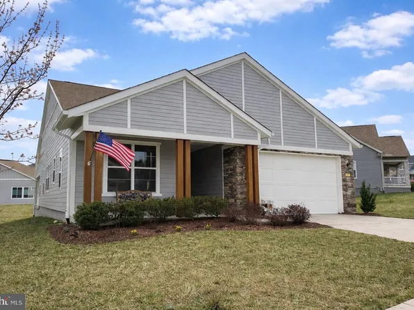 136 Mallard Dr, Lake Frederick, VA 22630