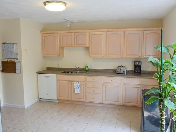 5th image of 2 Bristol Woods Dr #B