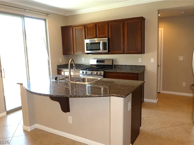 4054 Lower Saxon Ave — Photo 10