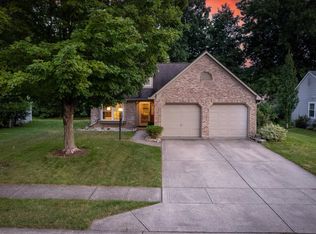 11321 Cherry Blossom East Dr, Fishers, IN 46038