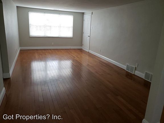 2nd image of 974 Warder Ave