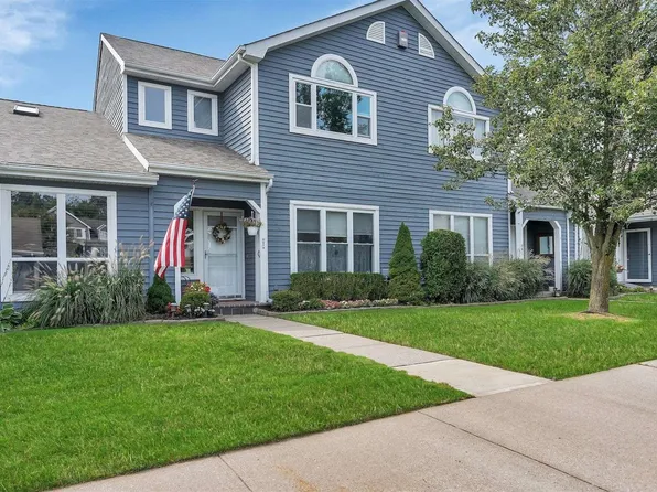843 Spring Lake Drive #843, Middle Island, NY 11953