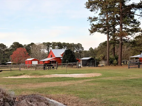 20 Belle Isle Farms Dr, Beaufort, SC 29907