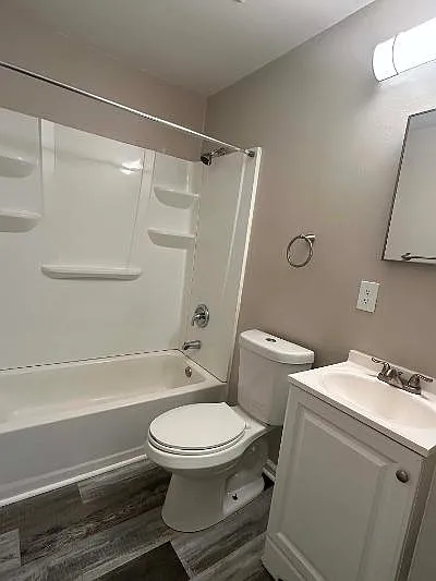 6125 Darby Cir #7 — Photo 4