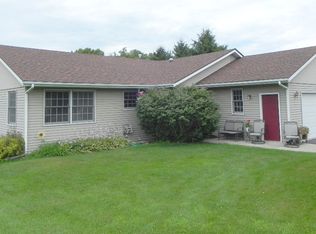 1818 Beacon Hill Ct, Davis, IL 61019