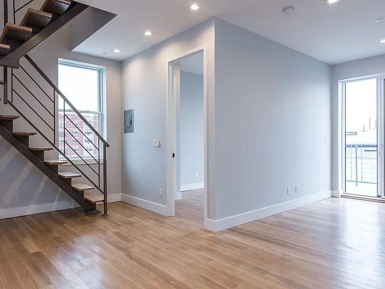 34 Belvedere St #4A — Photo 4