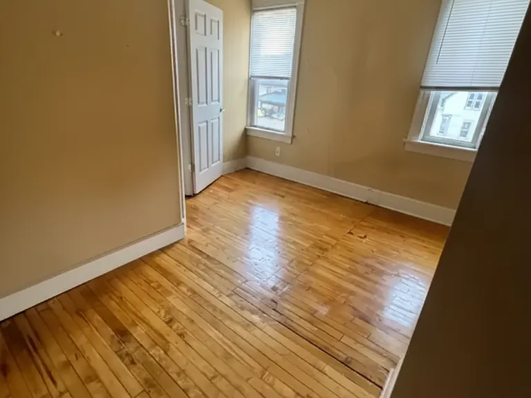 1818 N Pulaski St #4 — Photo 5