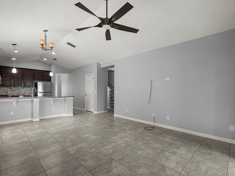 1300 Cavender Creek Rd — Photo 13