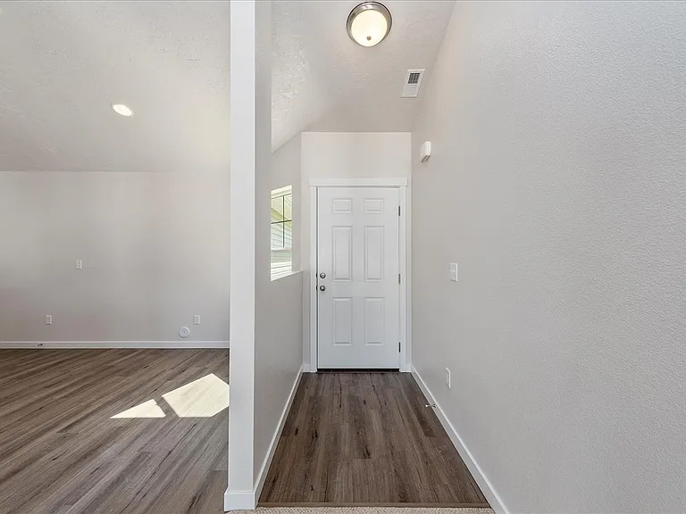 16732 Senden Ave — Photo 5