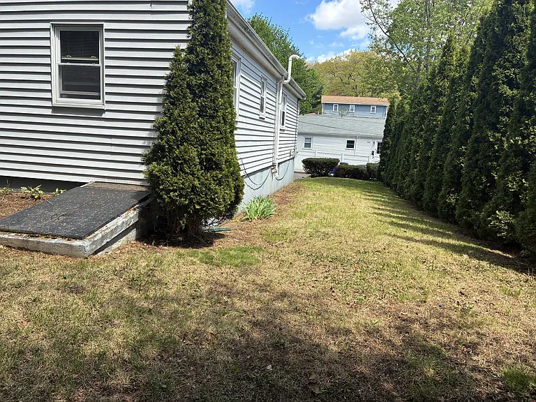 49 Pheasant St — Photo 17