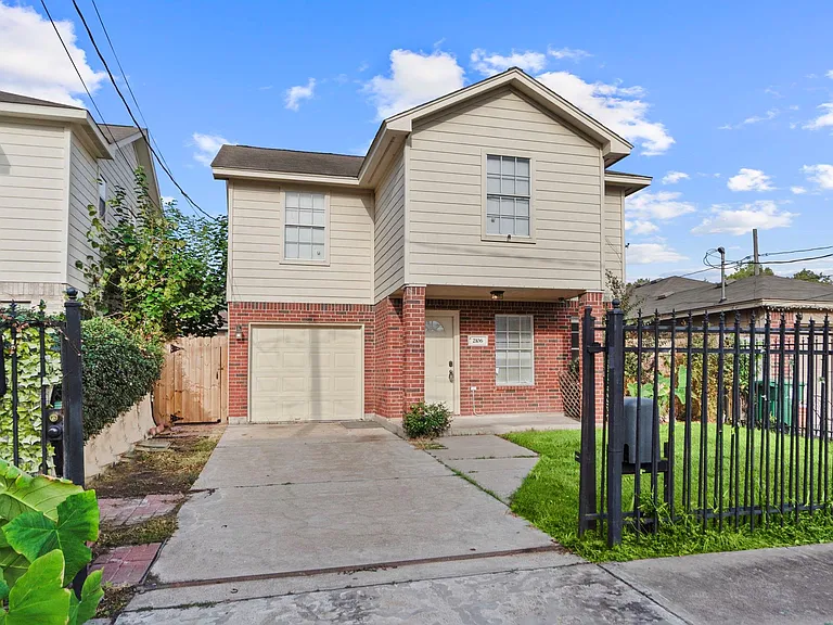 2106 Nettleton St — Photo 2