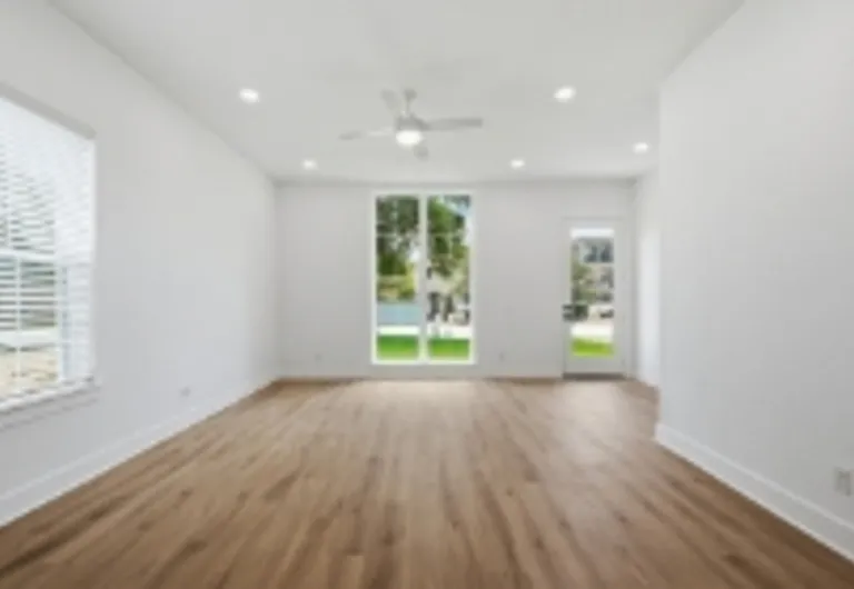 3323 S University Dr — Photo 5
