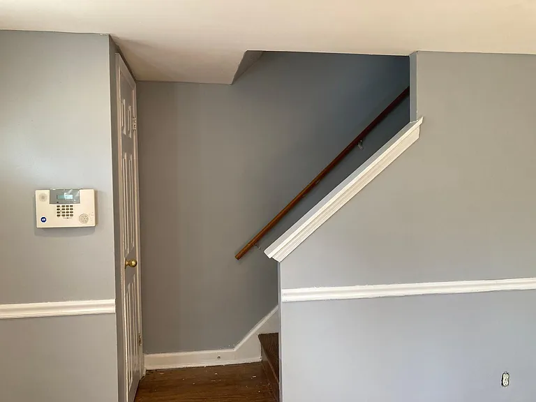 1061 Rockhill Ave — Photo 3