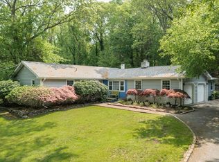 33 Mill Dam Rd, Smithtown, NY 11787