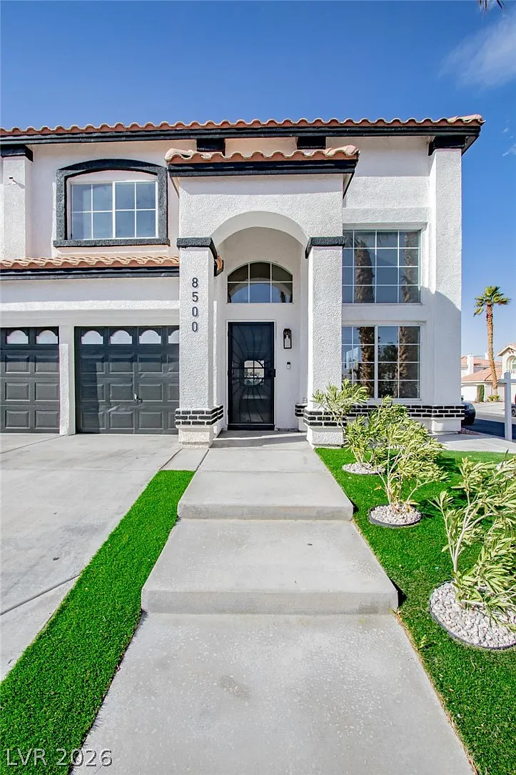 5 bed, 3.0 bath, 3007 sqft, $4,250 — Photo 2