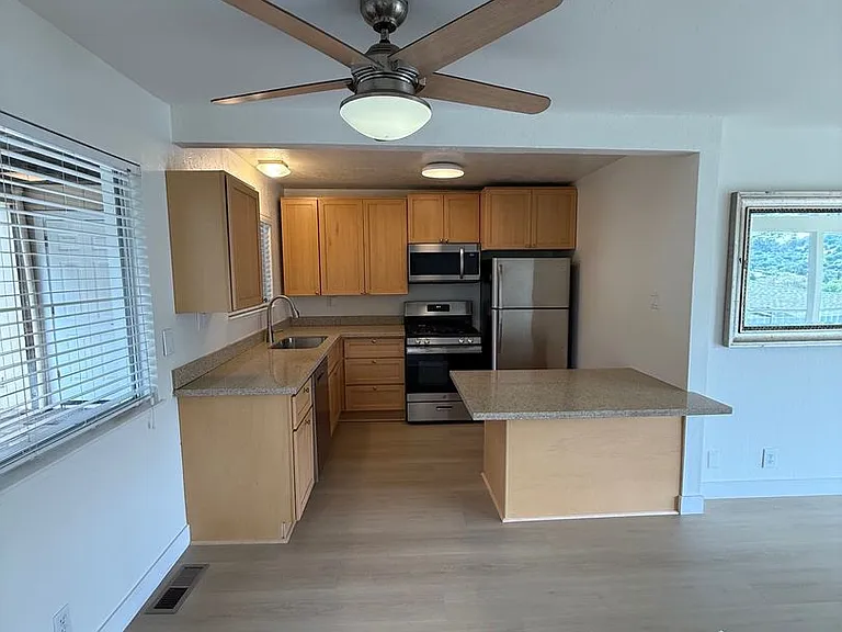 55-57 Bayo Vista Way — Photo 3