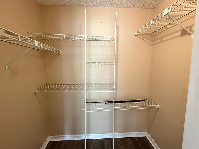 625 Remington Oak Dr — Photo 15