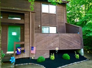 5730 Shawnee Dr, Huntington, WV 25705