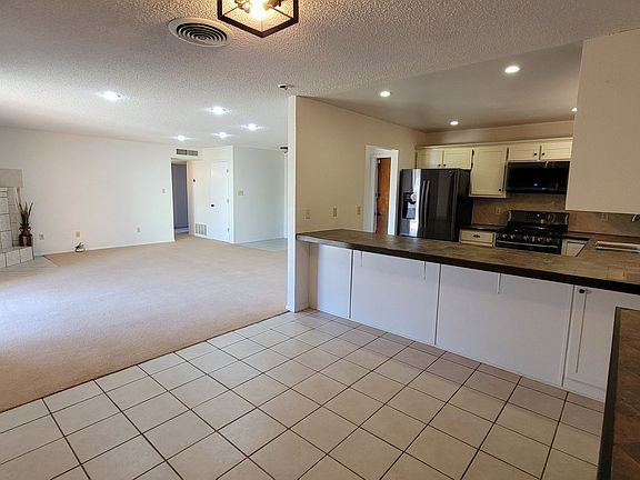4th image of 1212 Desert Dawn Dr
