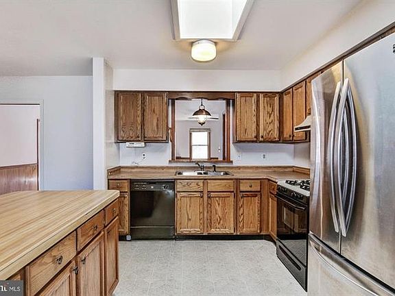 4th image of 7113 Jamesmeade Ln