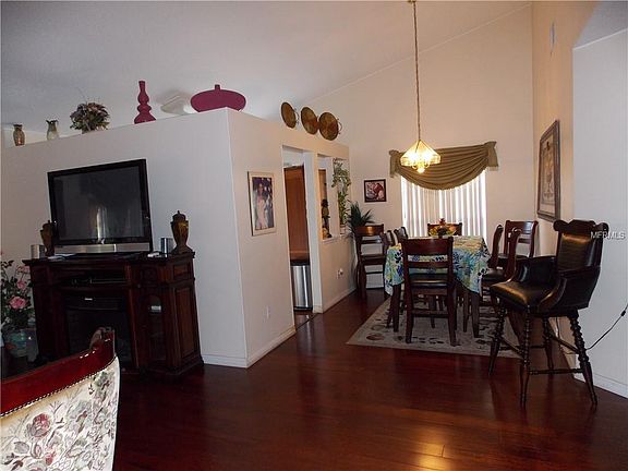 4th image of 6572 Autumn Cove Dr