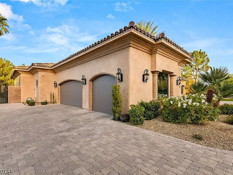 18 Castle Oaks Ct — Photo 41