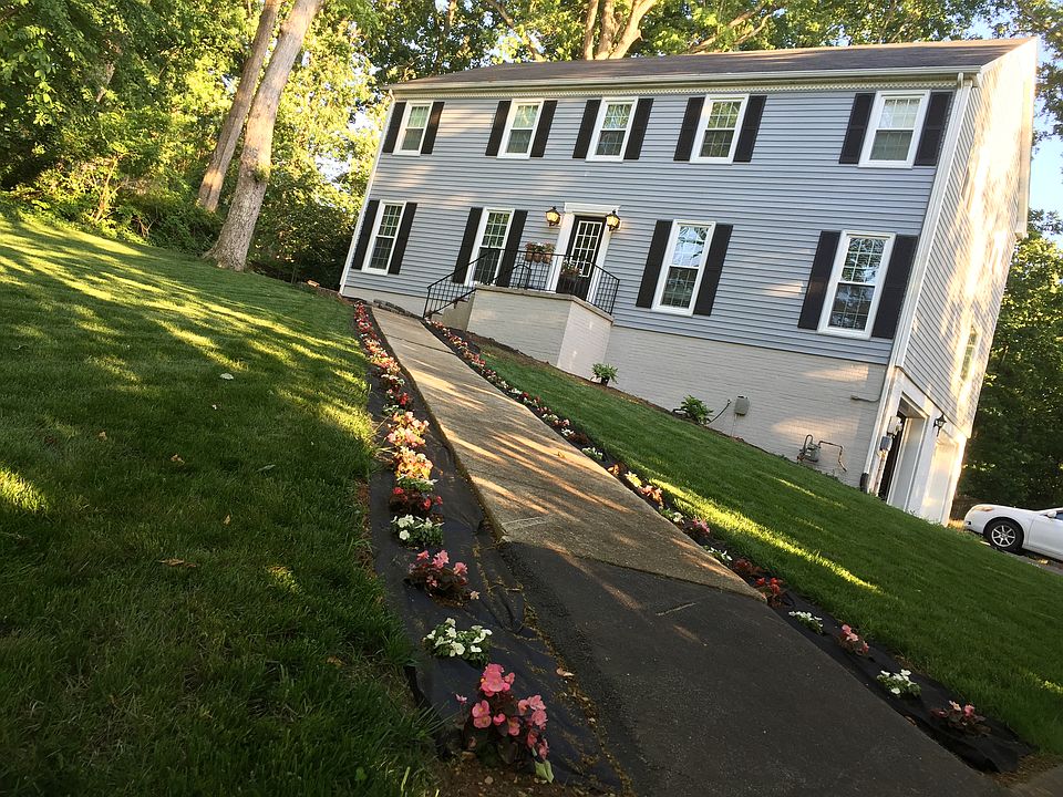 2nd image of 403 Ensign Ln