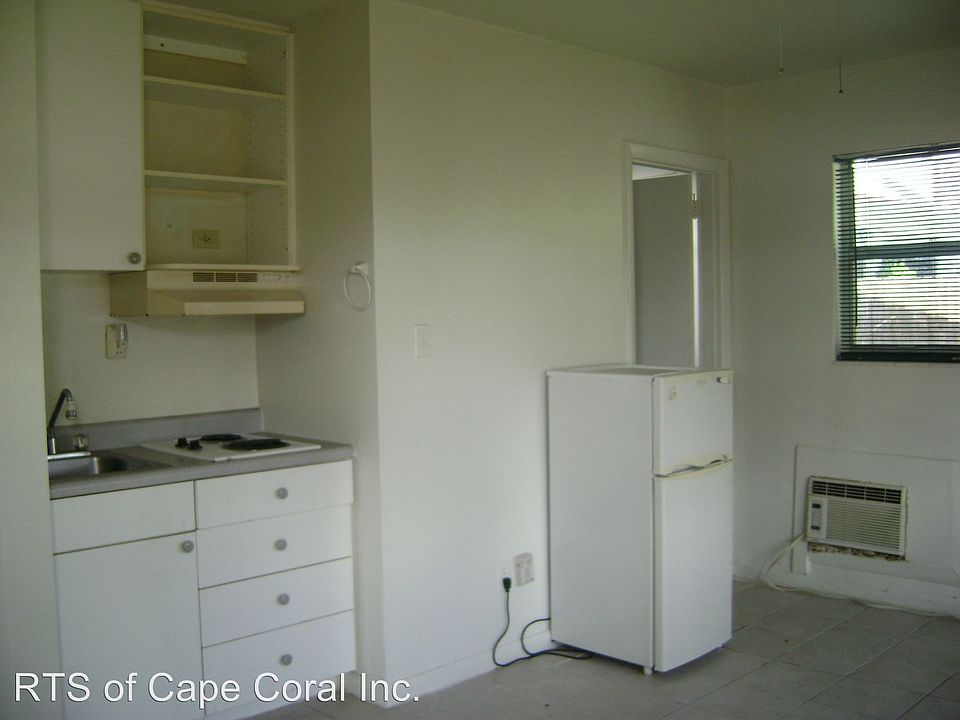 2nd image of 4810 Coronado Pkwy APT 2A