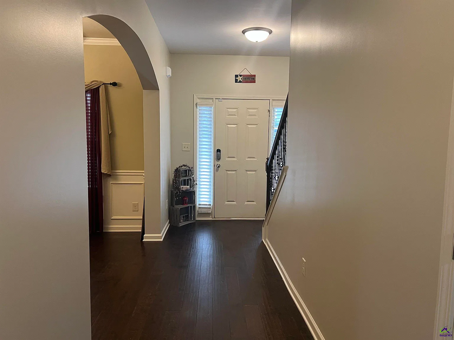 4 bed, 2.5 bath, 2383 sqft, $2,350 — Photo 2
