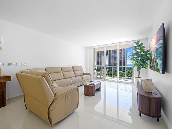 4th image of 19370 Collins Ave APT 905