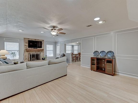 3rd image of 4202 Portales Dr