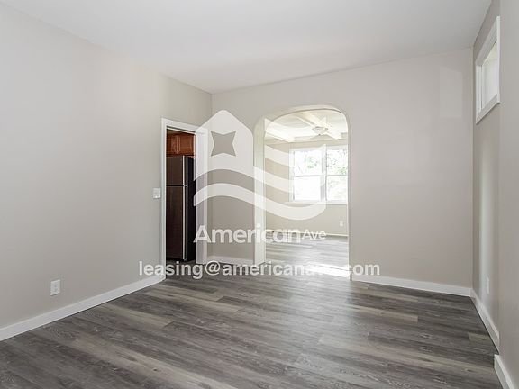 925083_004_wm_-_living_room_13103675.jpg