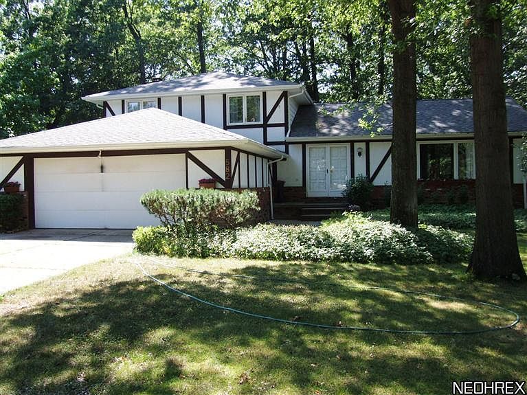 1st image of 582 Sturbridge Dr