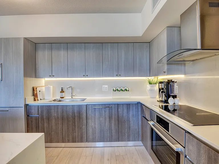 1111 SE 1st Ave #408 — Photo 9