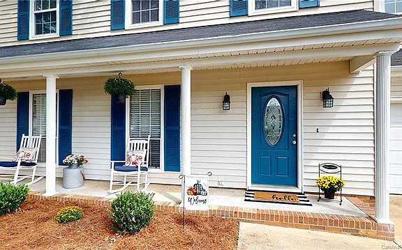 3rd image of 2520 Oak Leigh Dr